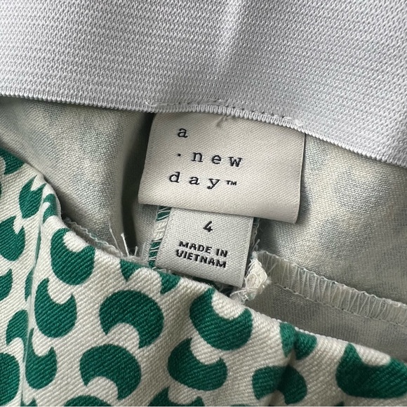 A New Day Ivory & Green Geo Print High Rise Stretch Skinny Ankle Pants Sz 4 NWT - Picture 8 of 15